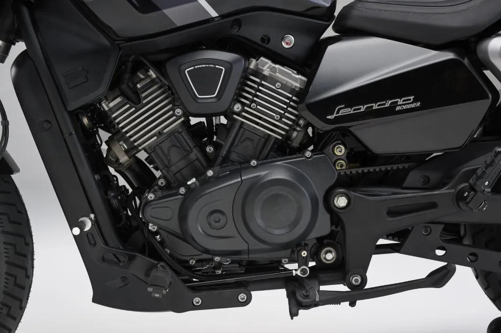 Leoncino-Bobber-400---motore-hd.webp